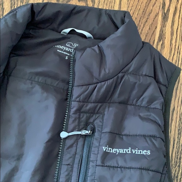 Vineyard vines black vest - Picture 2 of 4